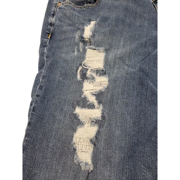 Torrid Boyfriend Bermuda Distressed Whiskering Women Denim Shorts 18 - Picture 3 of 6